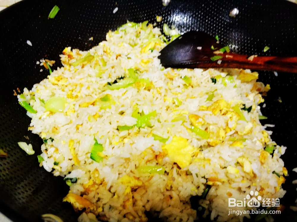 在家做家常蛋炒饭怎么做简单又好吃