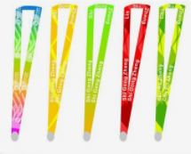 买手机壳送的挂绳怎么用