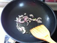 简单鲜美的白菜炒花蛤