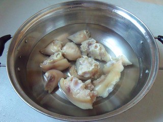 猪蹄七：黄豆蹄花汤