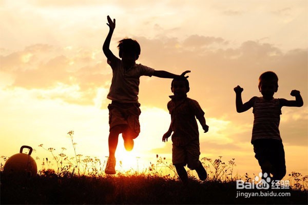 孩子在学校不合群怎么办