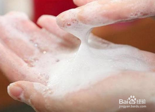 洗面奶怎么弄出泡泡