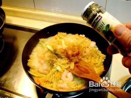 绿酱虾球螺丝面