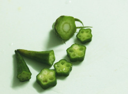 秋葵蒸水蛋的做法