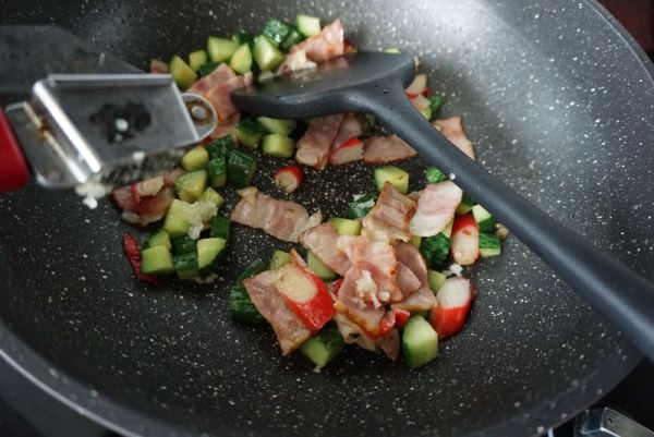 焗咸蛋黄蟹味培根#在“家”打造ins风美食#