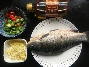 红烧鲫鱼的做法