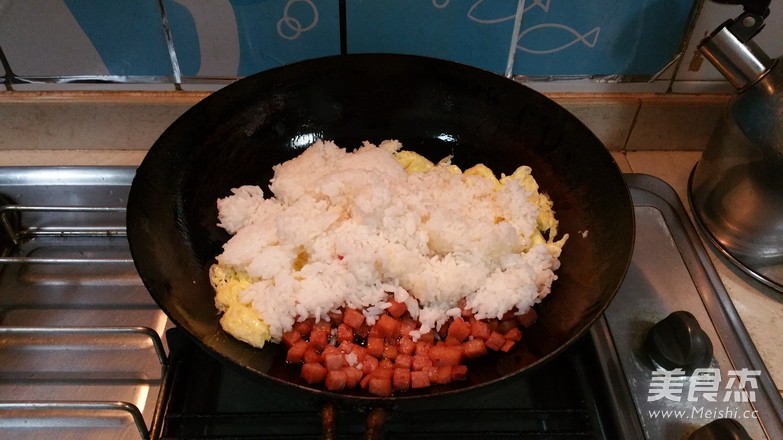 午餐肉蛋炒饭
