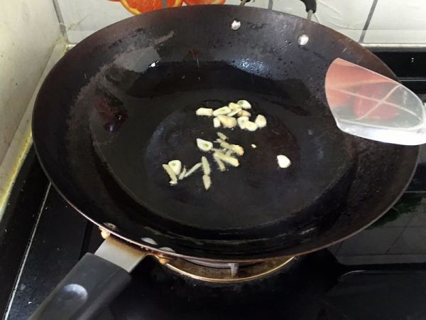 青豆炒黑椒牛肉粒