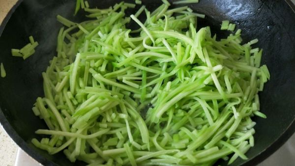 胡麻油清炒芥兰丝