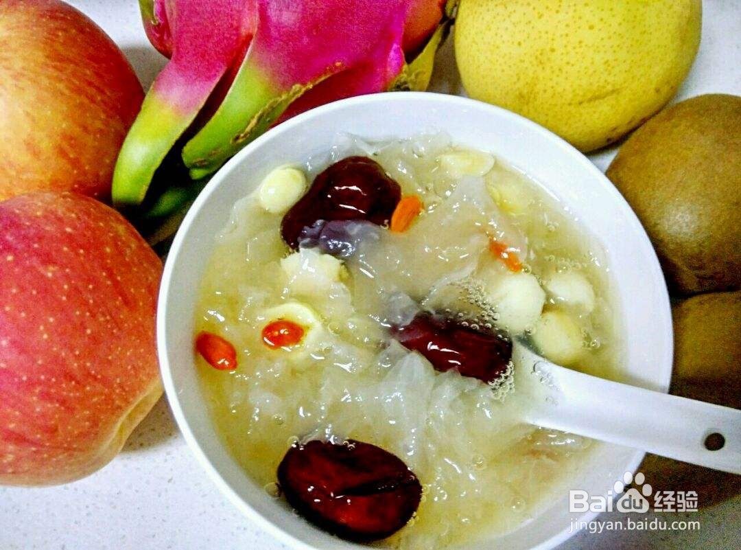 银耳莲子粥的功效