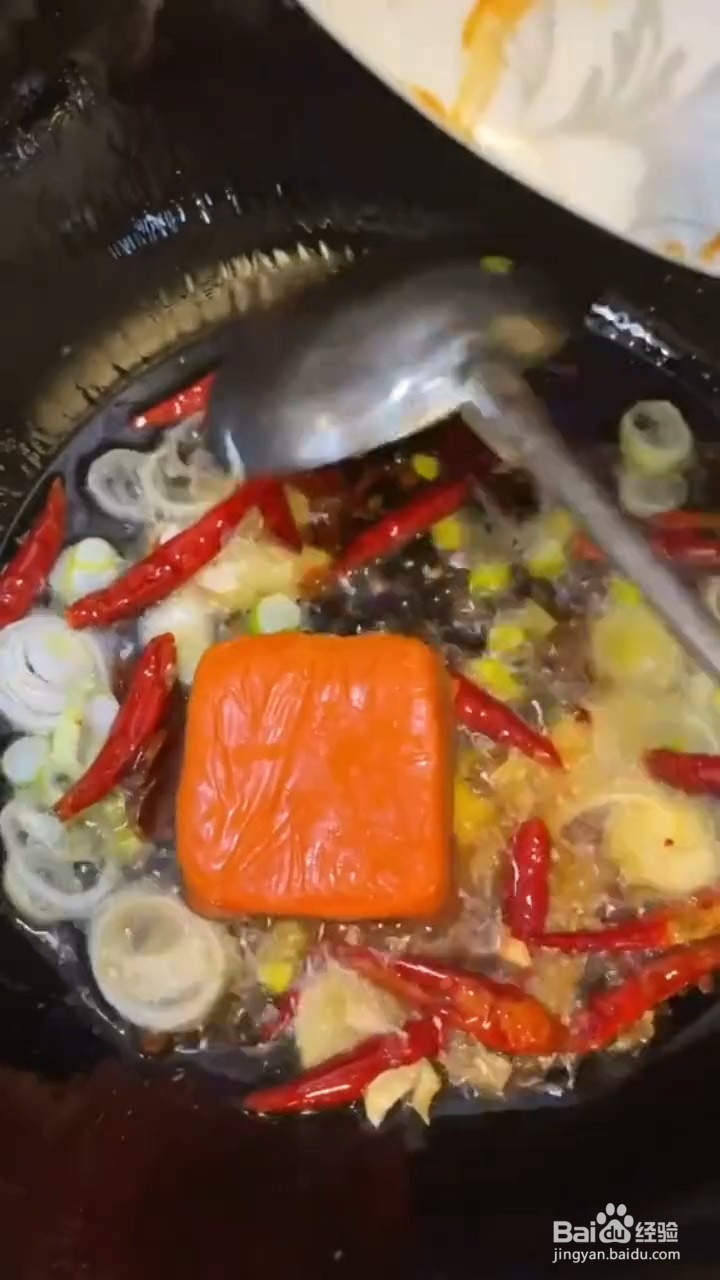 如何烹饪香辣牛板筋