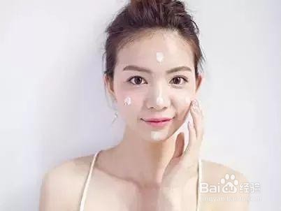 不化妆涂防晒霜的正确步骤