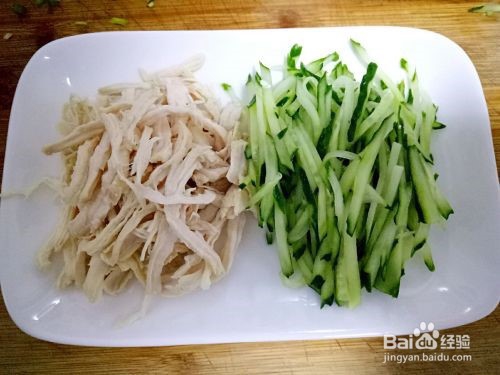 凉拌鸡丝面的家常做法