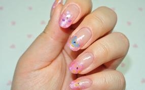 哪种美甲视频教程好?教你画粉色蝴蝶型美甲教程