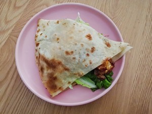 丰盛早餐卷饼的做法