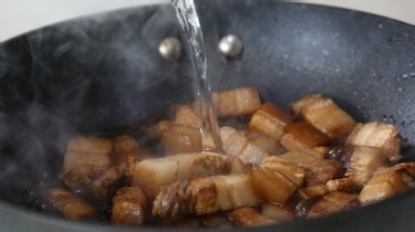 如何做一道东北口味的猪肉炖粉条？