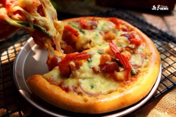 腊肉卷大虾披萨