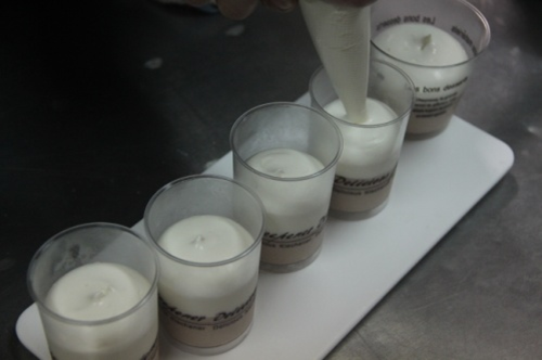 巧克力芒果草莓慕斯杯