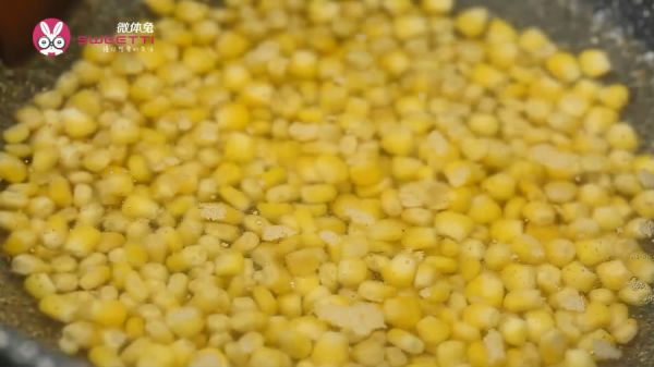 好吃又营养，小朋友最爱的松仁玉米元宵！
