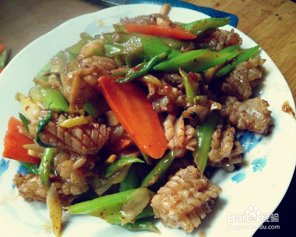 老厨师教你做西芹烧鱿鱼卷