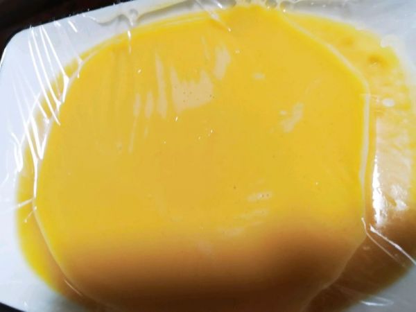 鲜蔬虾仁炖蛋。