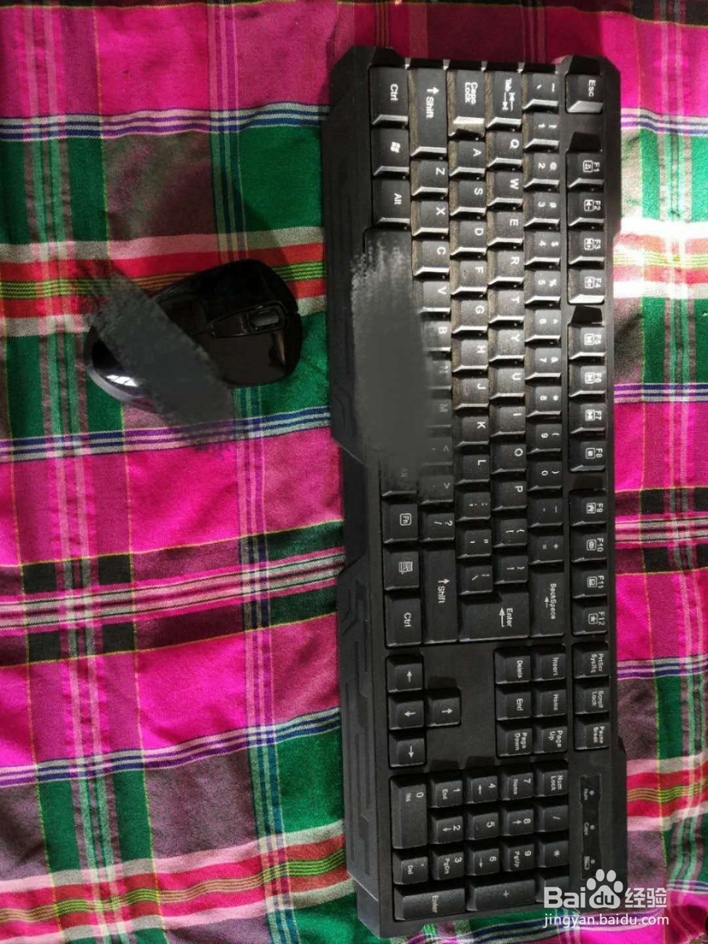 如何安装无线键盘和鼠标