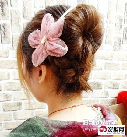 丸子头的扎法图解教你怎么扎出俏皮甜美的丸子头