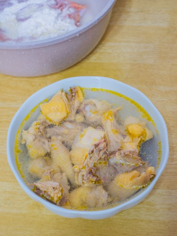 奶香椰汁猪肚鸡汤