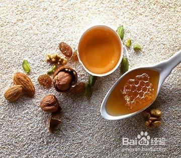 皮肤变得柔润和富有弹性，且有除皱之功效