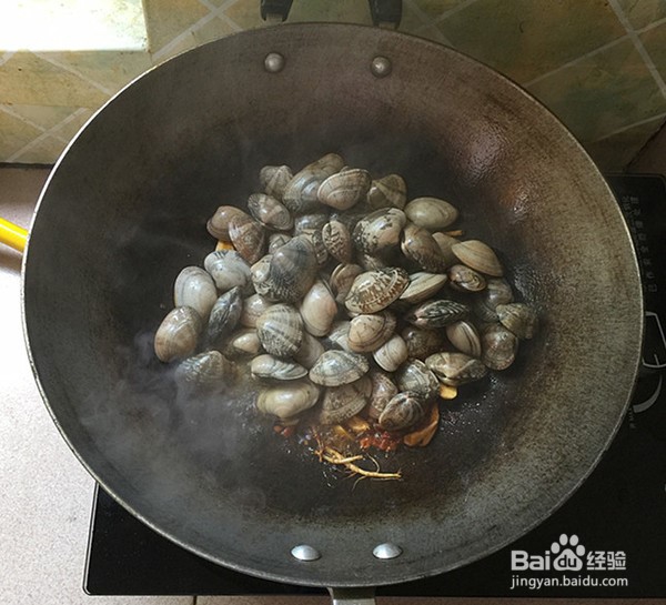 香辣花甲的烹饪方法