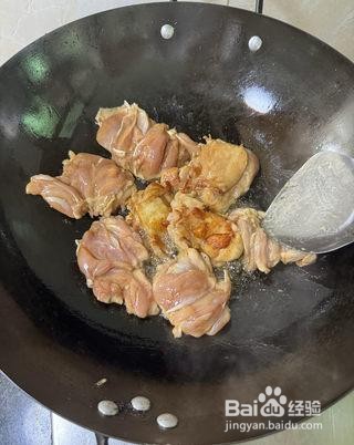 葱油鸡腿焖饭怎么做？