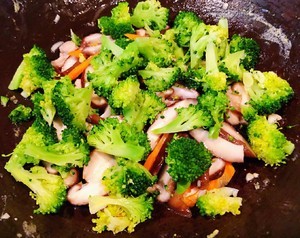 西兰花香菇炒蛋