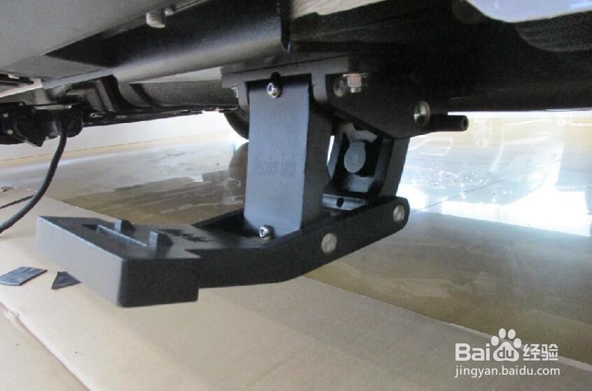吉利博越脚踏板怎么安装