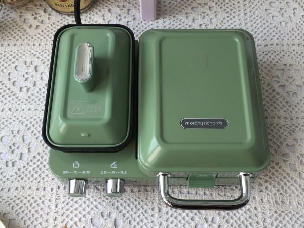 火腿鸡蛋三明治