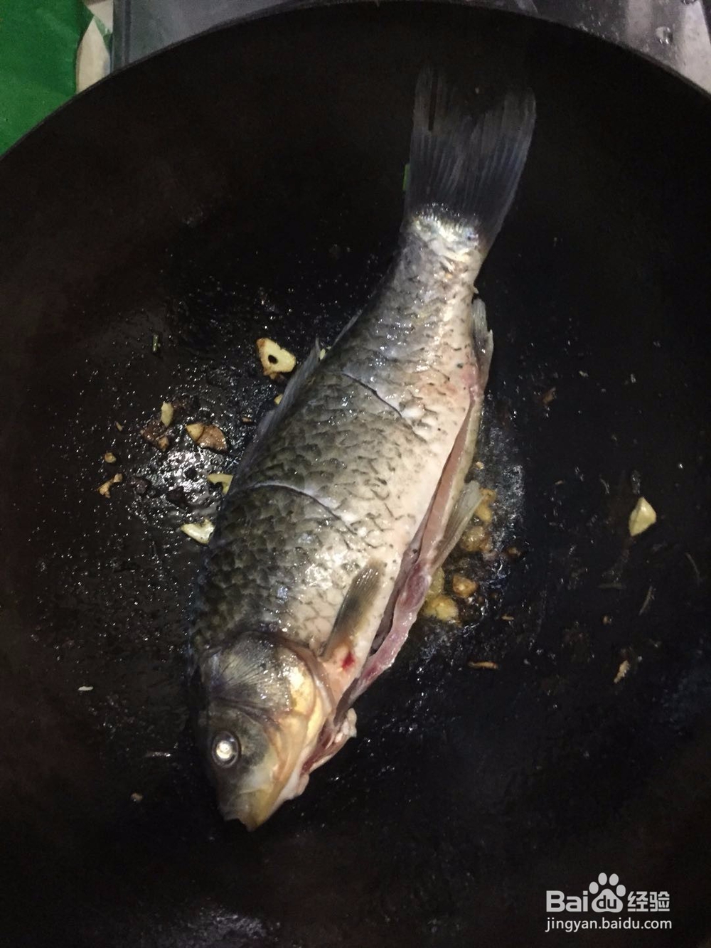 香菜红烧鲫鱼的做法