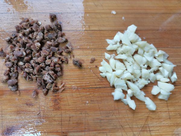 豆豉虎皮青椒炒腊肉