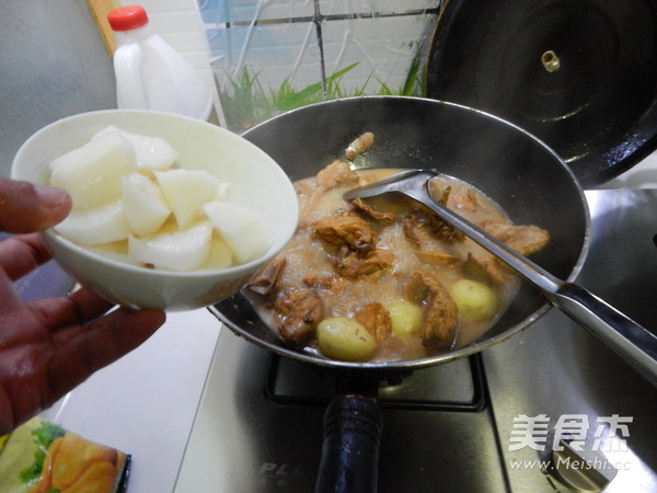 小土豆烧鸡的做法