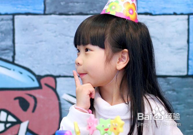 菲比五岁生日快乐爬梯会(爆笑视频)