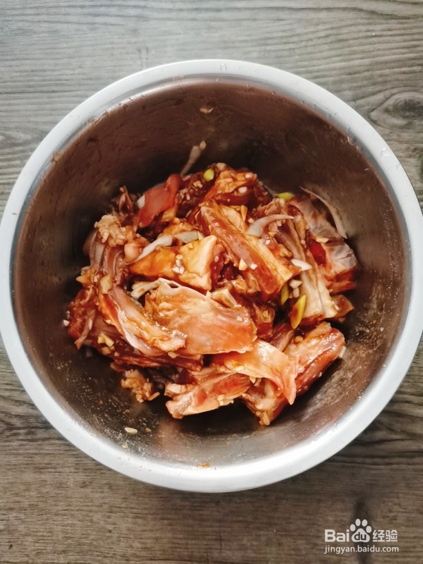 怎么做美味的蒜香烤羊排