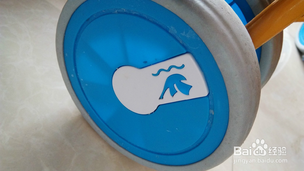 儿童推车轮子晃动怎么办?