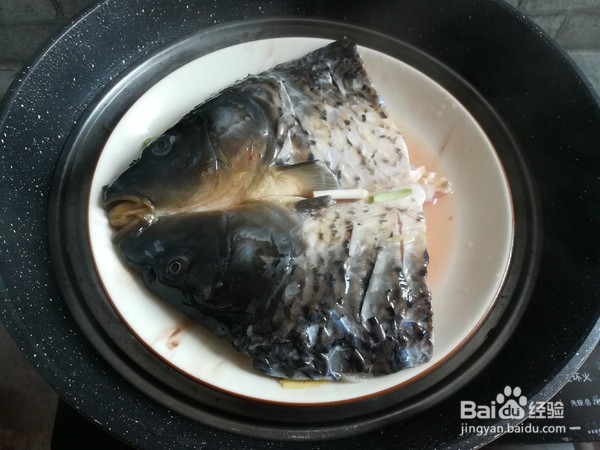 家常版剁椒鱼头的烹饪方法