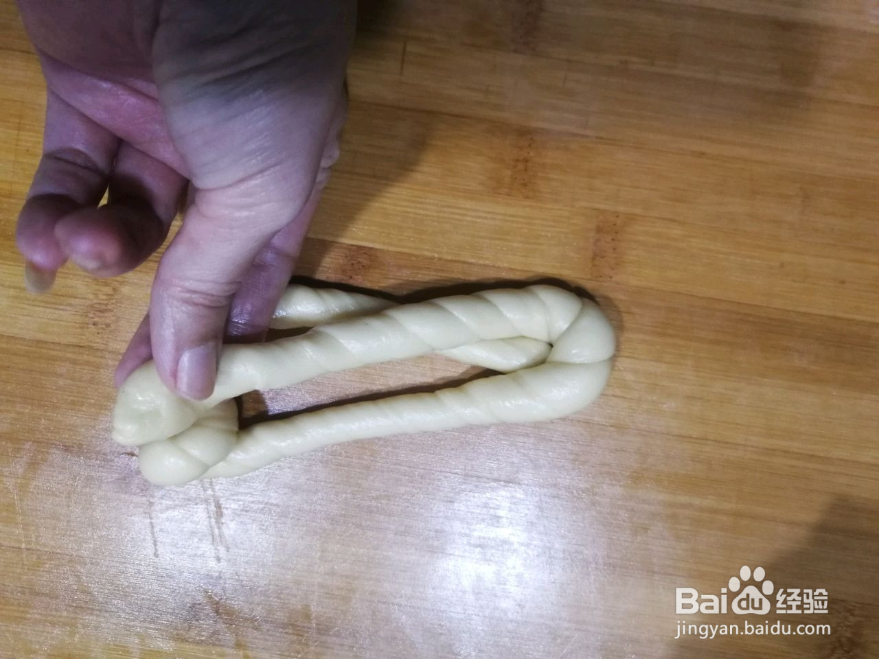 奶香蜂蜜麻花的做法