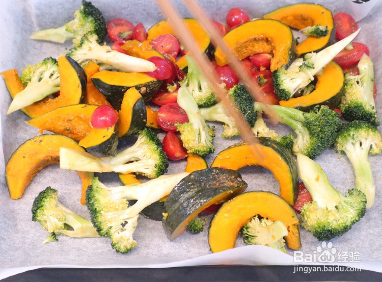 缤纷时蔬烤鸡胸肉的做法