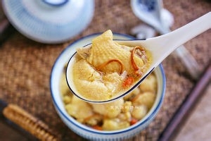 猴头菇炖鸡汤