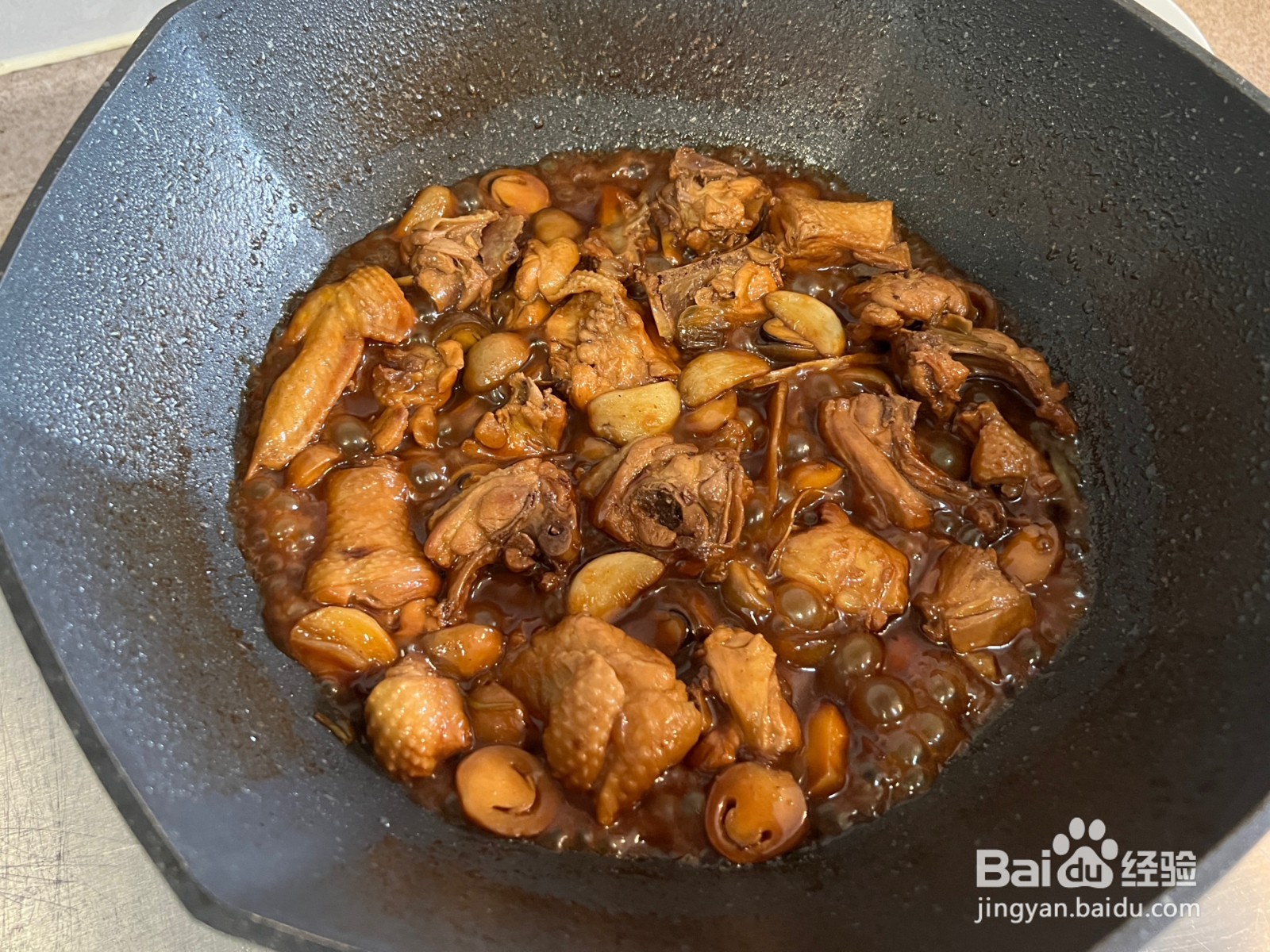 草菇焖鸡的做法