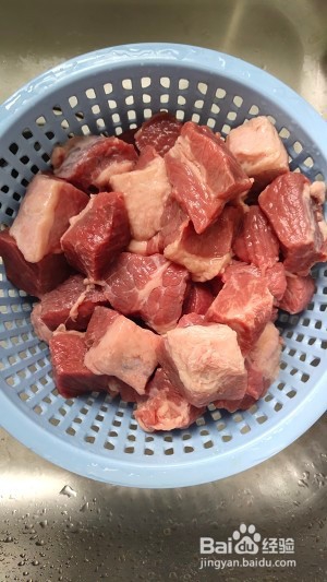 马桶盖--清汤萝卜牛腩