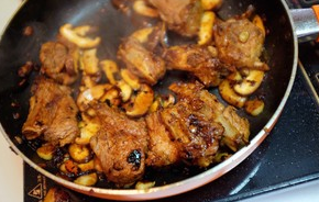 三招五招教你做红烧排骨面