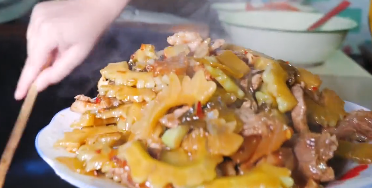 怎么做好吃的肉片炒苦瓜