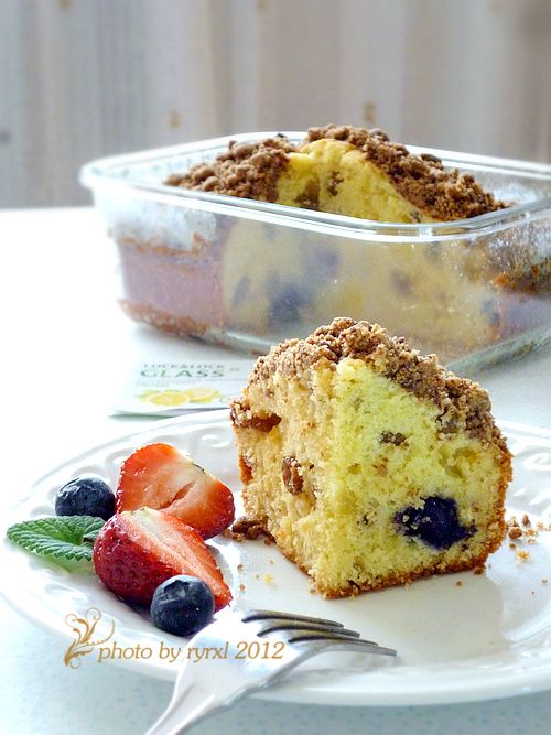 酥顶蓝莓葡萄仁蛋糕