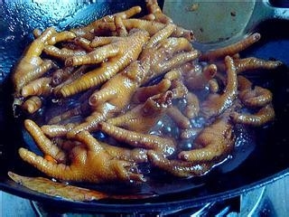 浓汁红烧鸡脚
